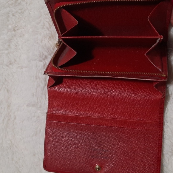 Louie Vuitton French Wallet - Picture 5 of 16